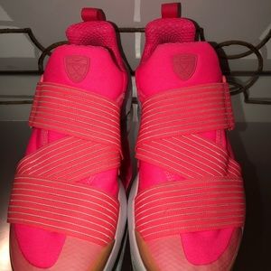Hot pink women’s Nike Zoom Golf shoes. Worn only twice, see pictures.